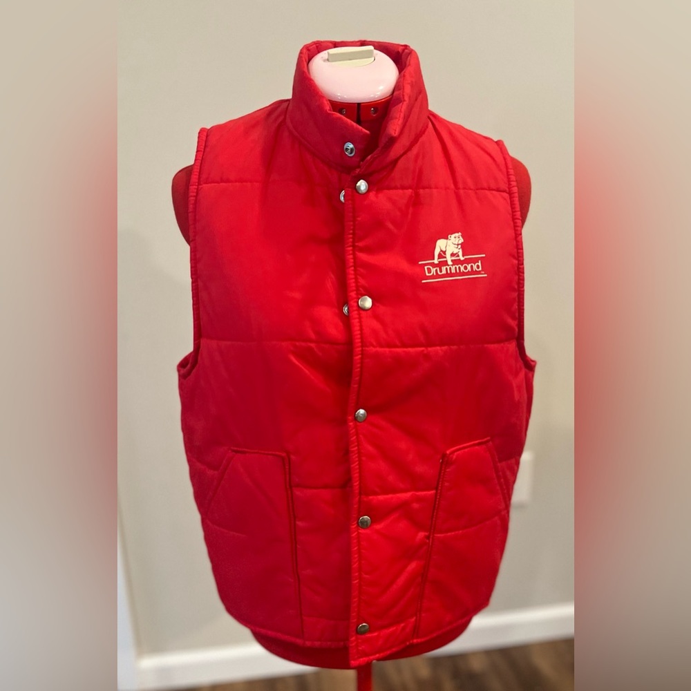 Dunbrooke Red Quilted Vest Vintage Drummond Logo